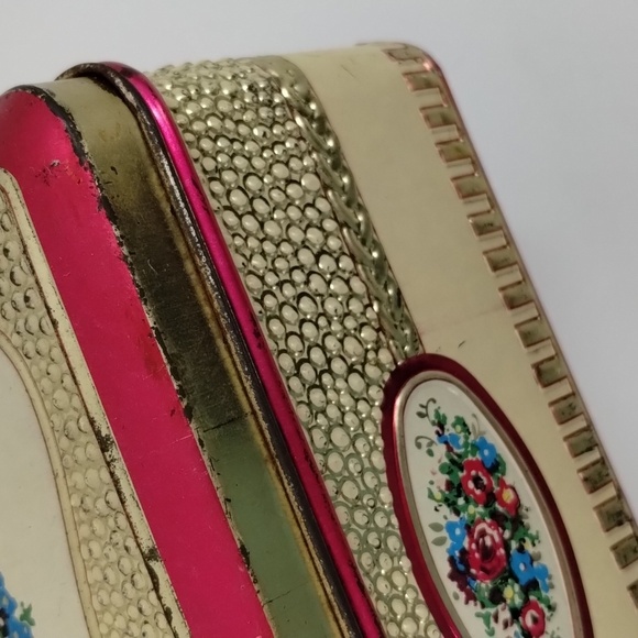 Made in Holland metal hinged tin can floral ornate embossed pink trim vintage - Picture 8 of 12